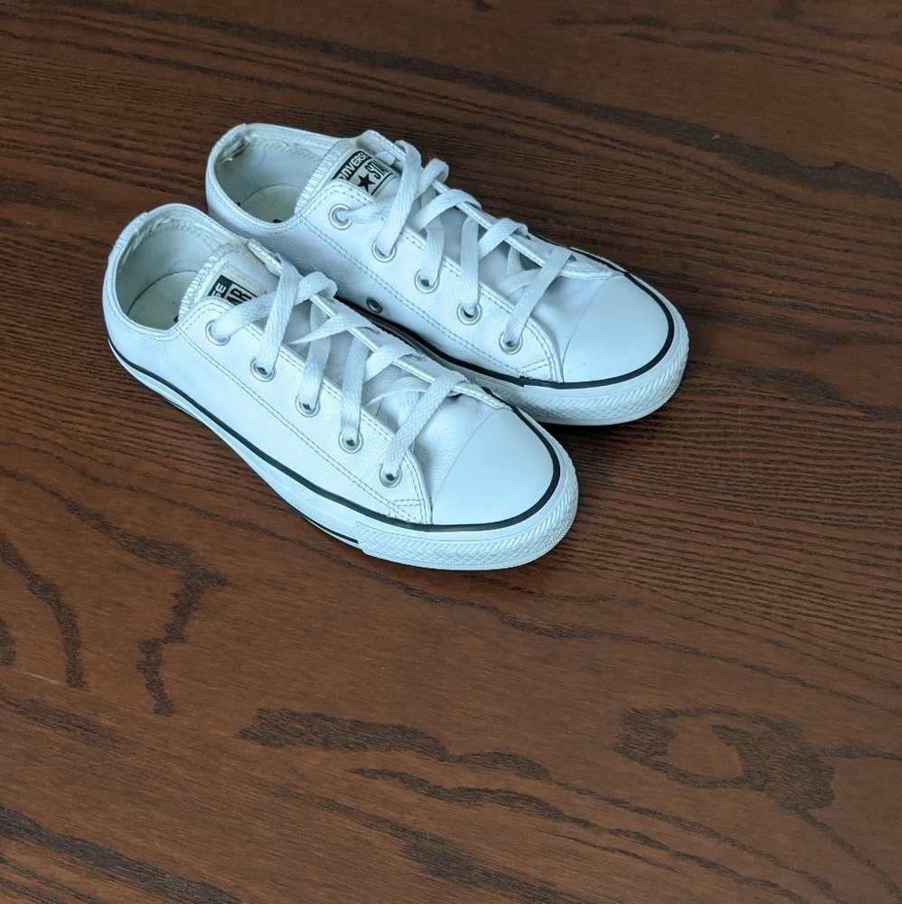 CONVERSE All Star Chuck Taylor Lo Leather Sneaker